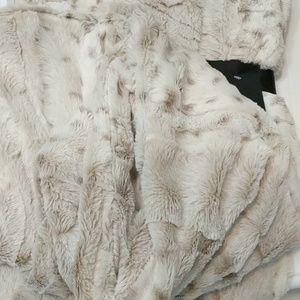 dkny snow leopard pillow